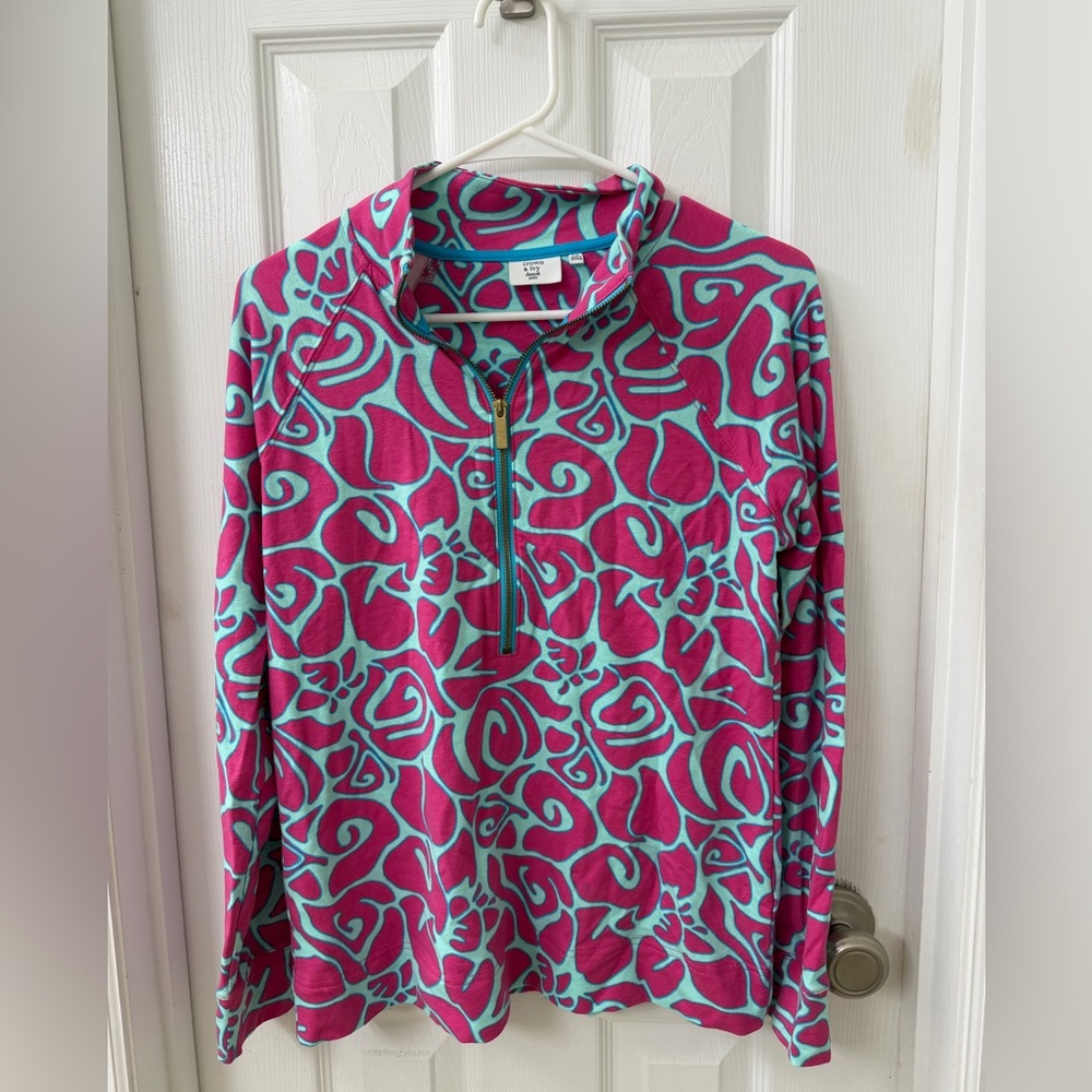 Crown and ivy beach petite Vibrant Pink and Blue Patterned Pullover